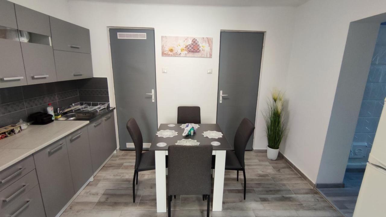 Freedom-Fehervar Apartman Székesfehérvár Εξωτερικό φωτογραφία
