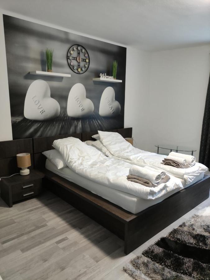 Freedom-Fehervar Apartman Székesfehérvár Εξωτερικό φωτογραφία